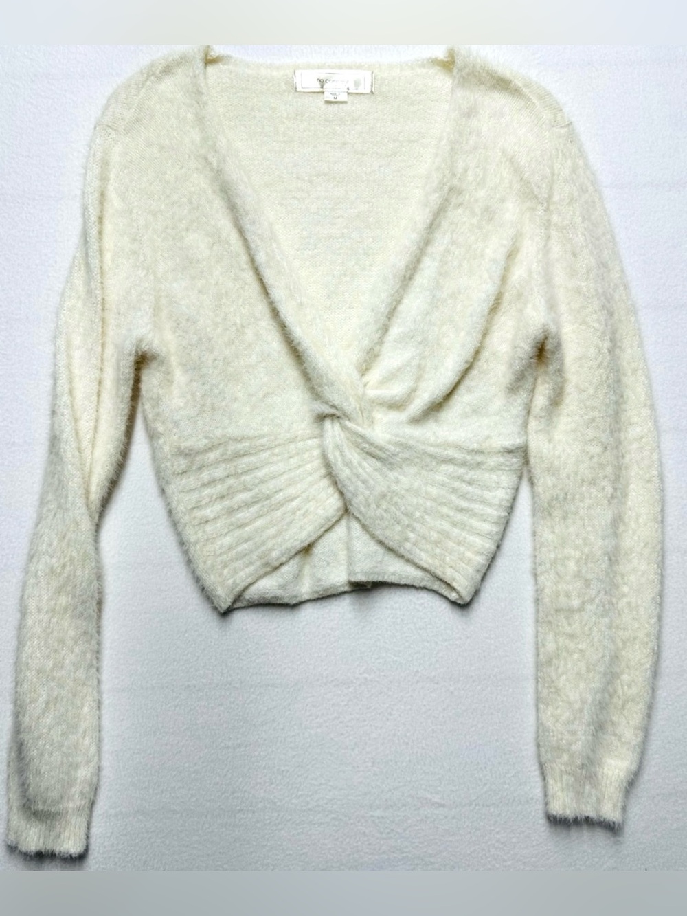 No Comment Women’s M Cream Fuzzy Knit Twist Front V Neck Sweater Cozy